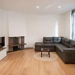 Superb Apartment Near Porte Italy