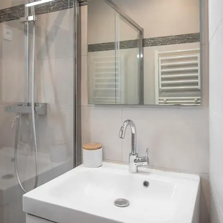 Superb Near Porte Italy Apartment