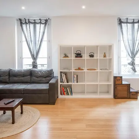 Superb Near Porte Italy * Paris