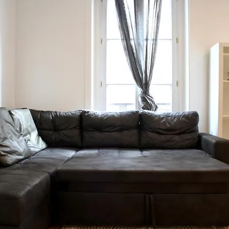 Superb Near Porte Italy Apartment *